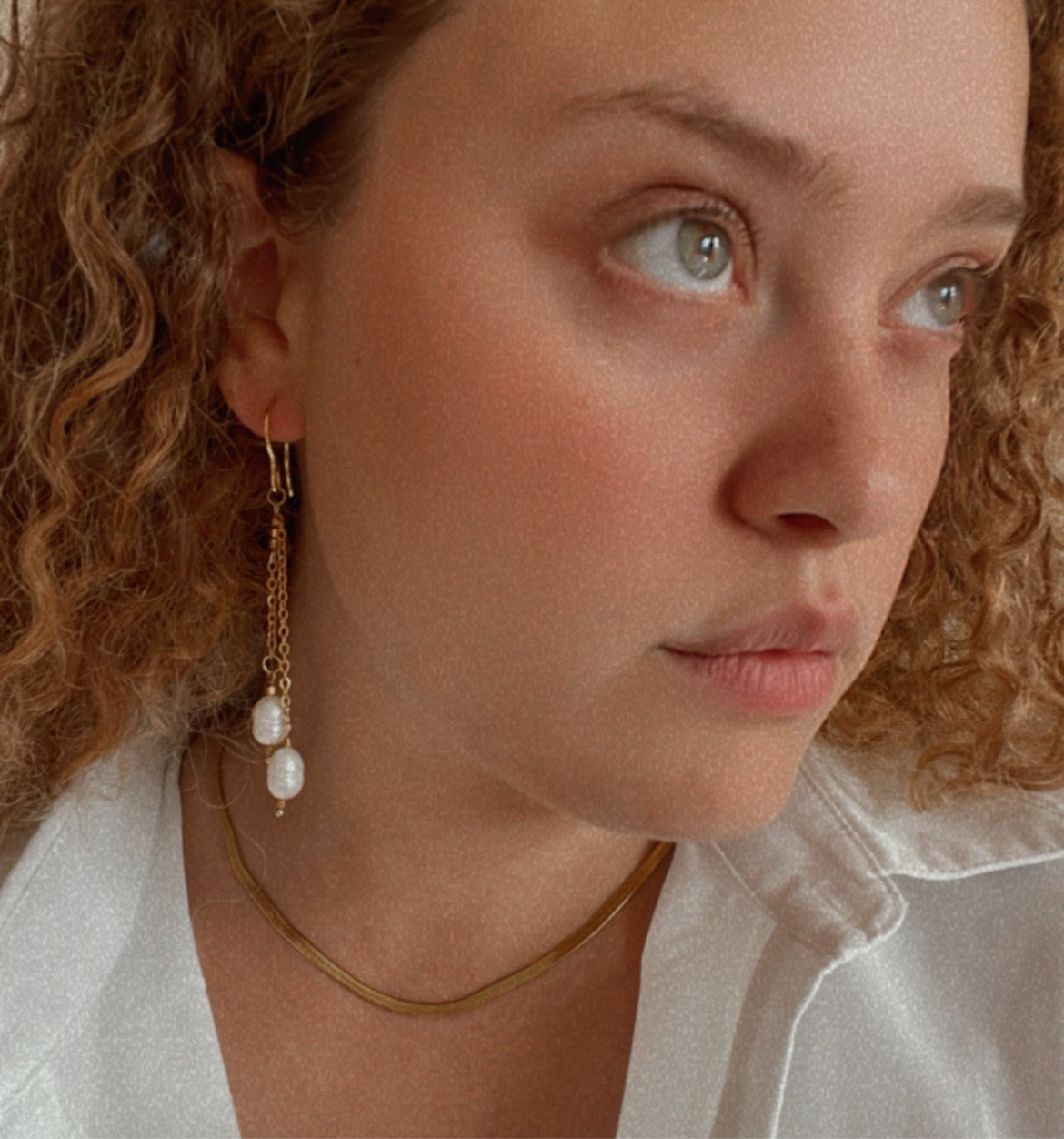Brisa Larga – Long Freshwater Pearl Earrings with 18K Gold Plated Chain