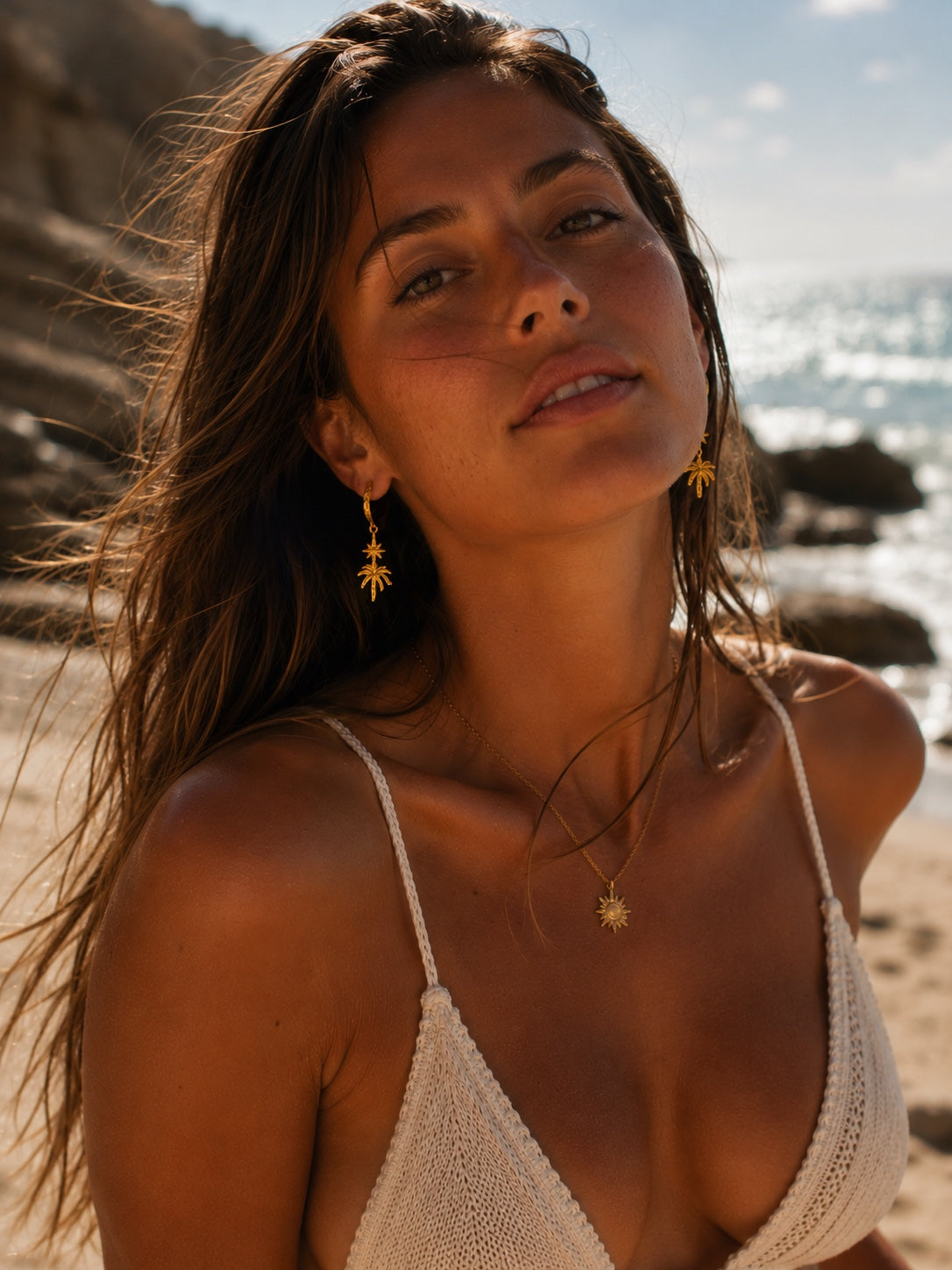 Trópico Palm Tree & Star Drop Earrings