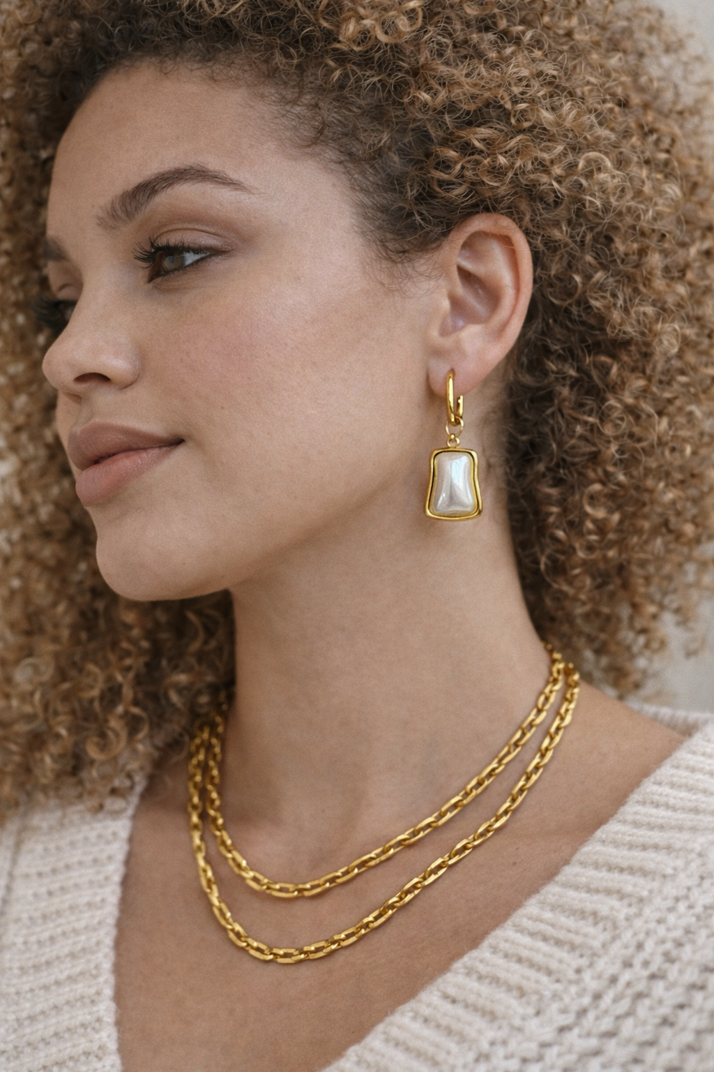 Brisa Larga – Long Freshwater Pearl Earrings with 18K Gold Plated Chain