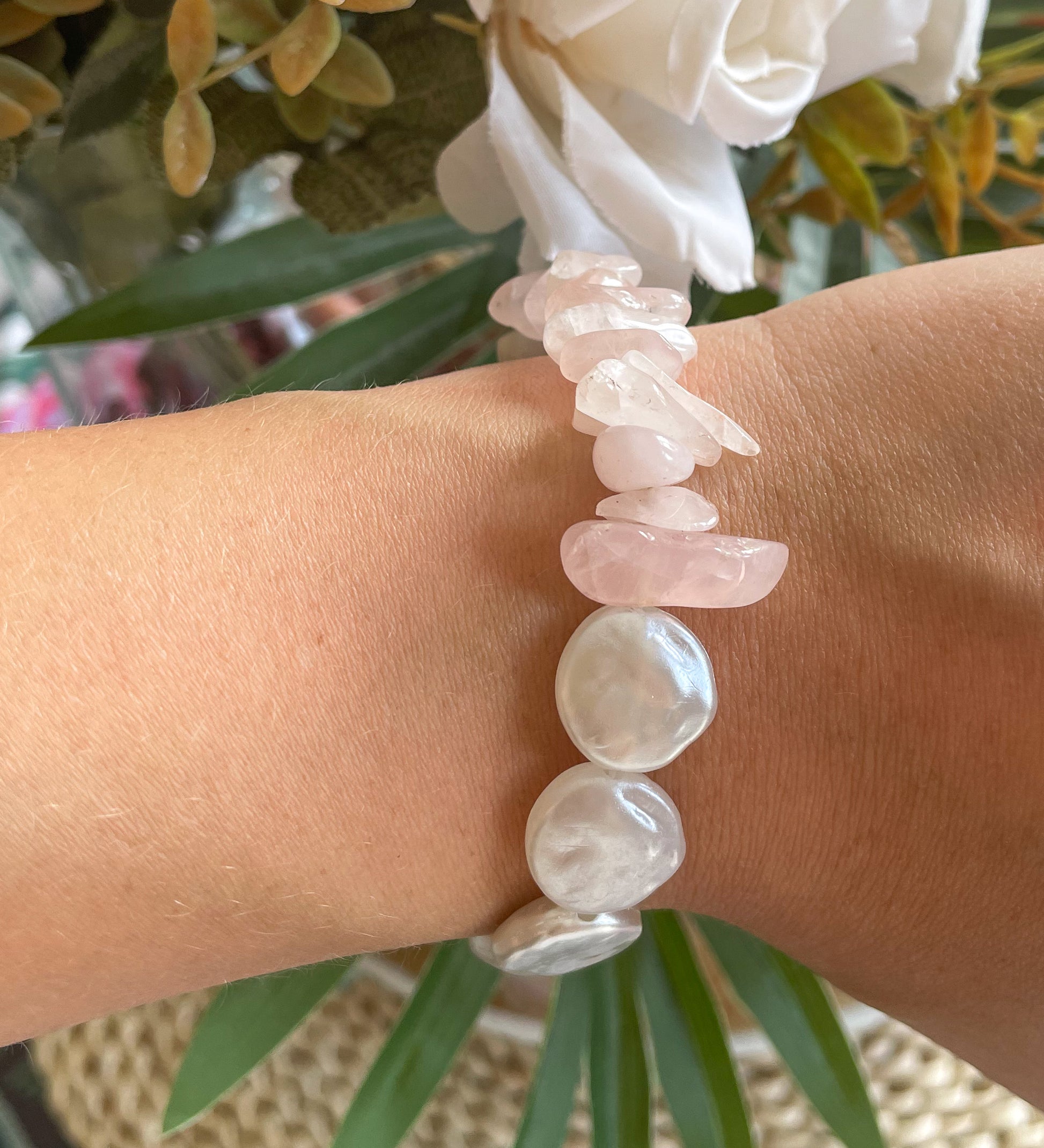Flor de Luz – Rose Quartz & Pearl-Inspired Bracelet with 18K Gold-Plated Floral Clasp
