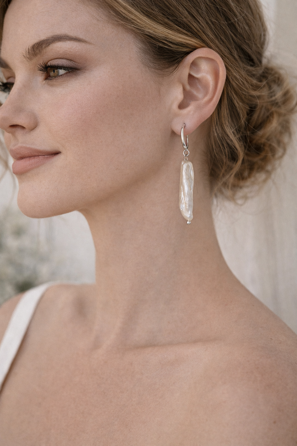 Brisa Larga – Long Freshwater Pearl Earrings with 18K Gold Plated Chain