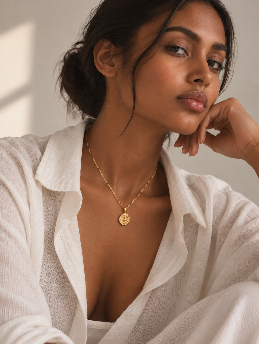 Moon Phase Pendant Necklace – Gold