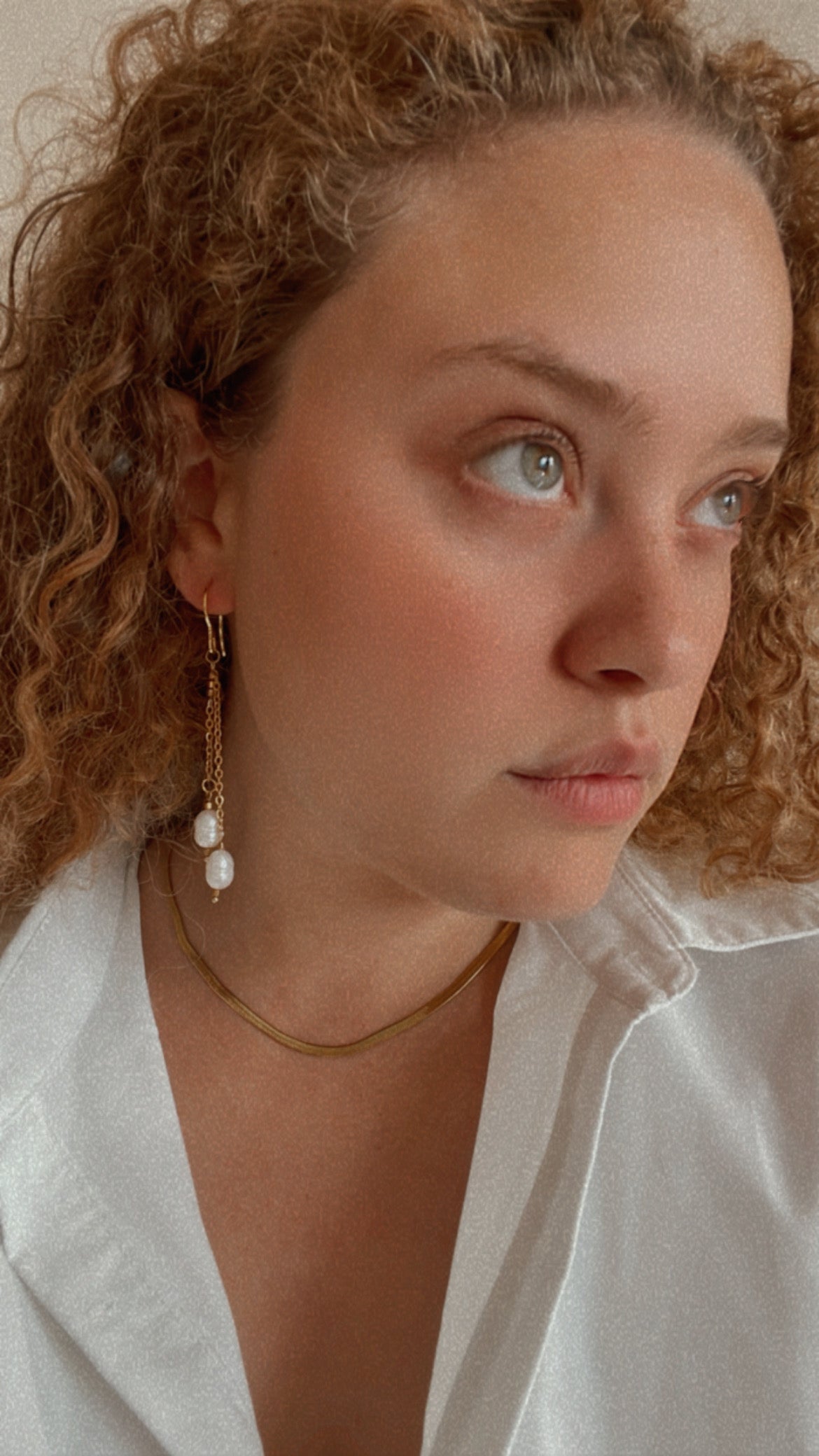 Brisa Larga – Long Freshwater Pearl Earrings with 18K Gold Plated Chain