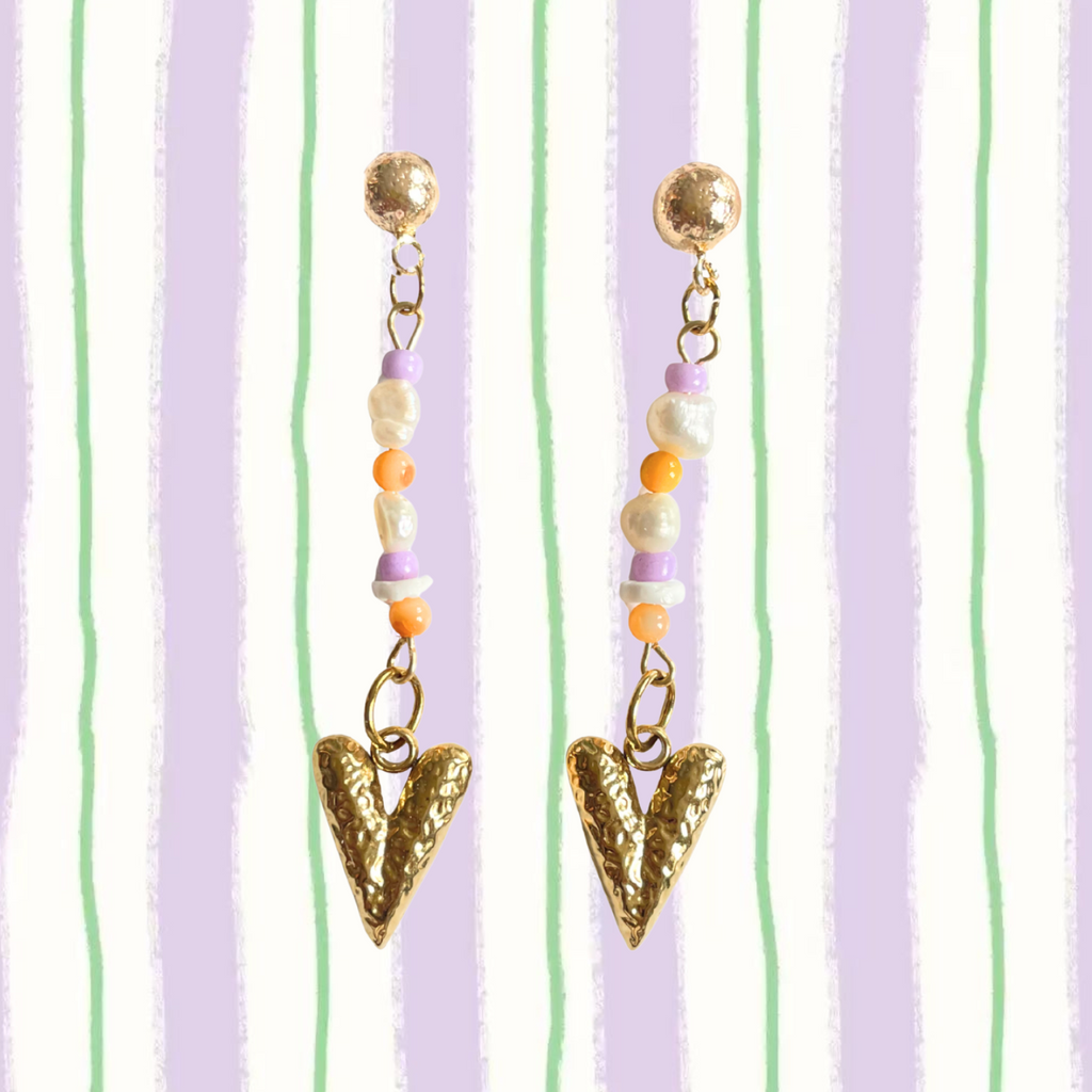 Candy Hearts & Pearls – 18K Gold Dangle Earrings with Freshwater Pearls & Colourful Shells