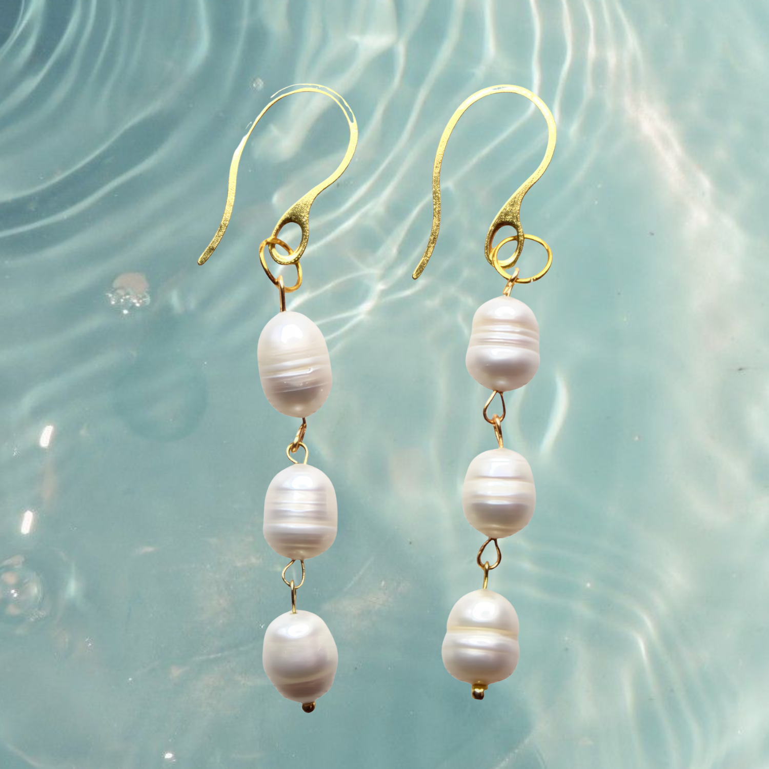 Brisa Earrings – Drop Freshwater Pearl Earrings in 18K Gold Plated Stainless Steel