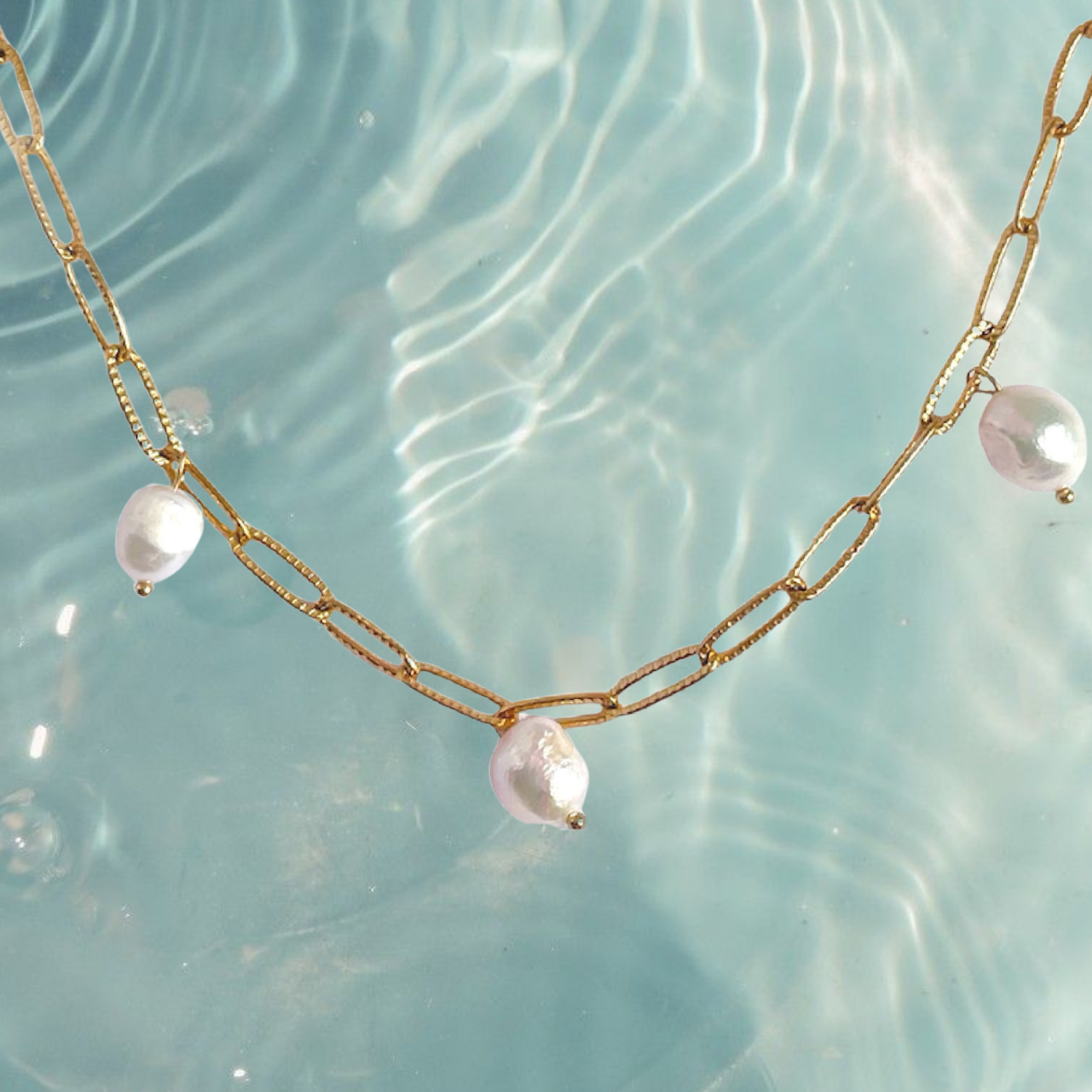 Cartagena Drops – Freshwater Pearl Pendant Necklace on 18K Gold Chain