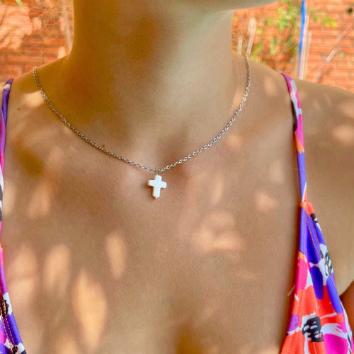 Silver-Plated Cable Chain Necklace with White Shell Cross