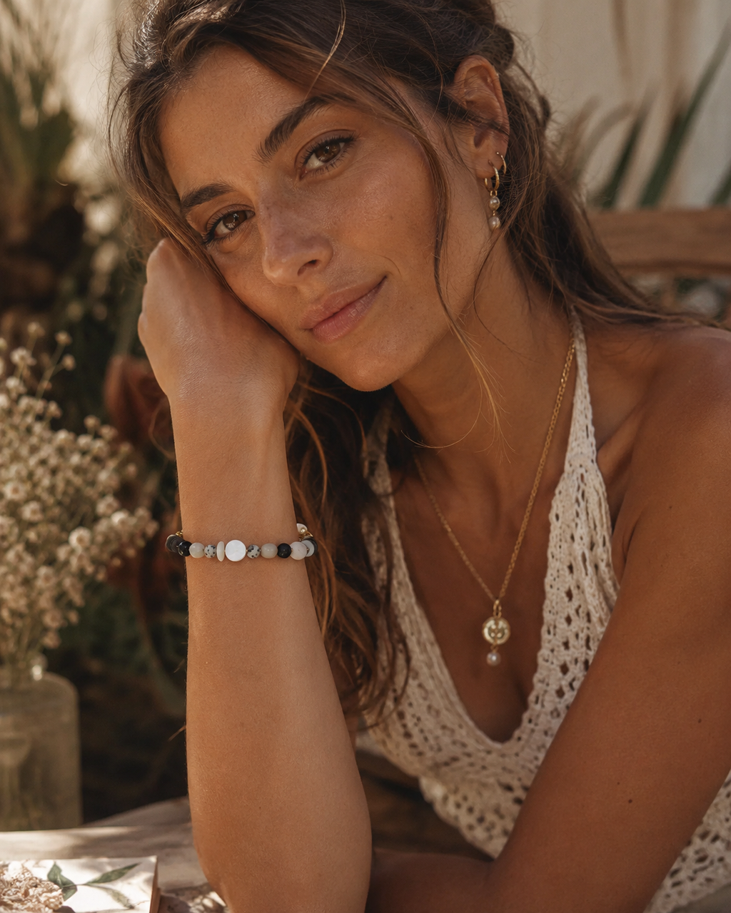 Natural Stone & Seashell Bracelet – Gold
