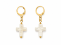Arla Mother of Pearl Cross Huggie Earrings – 18k Gold