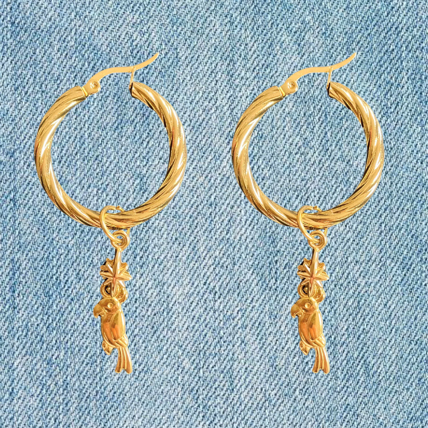 Tropico – Twisted Gold Hoops with Parrot Charm (La Playa Edit)