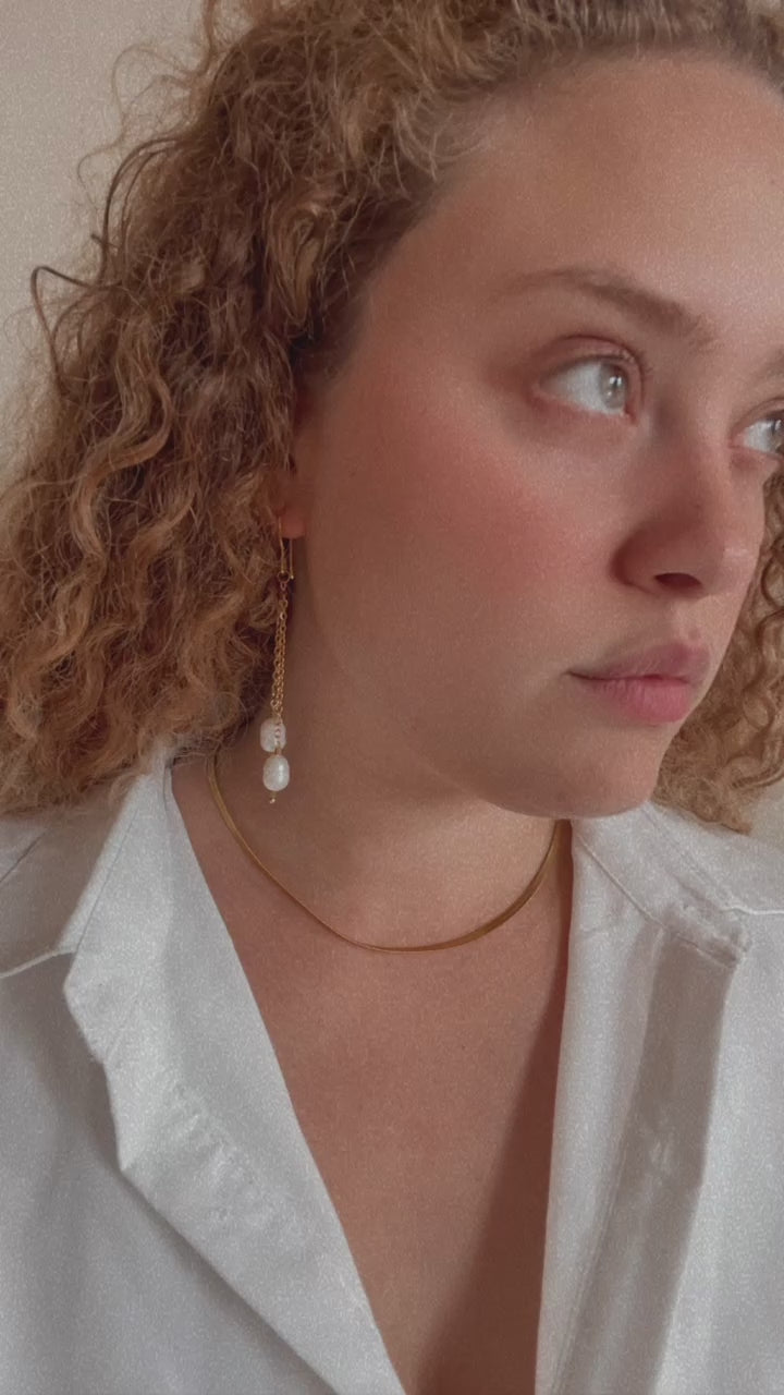 Brisa Larga – Long Freshwater Pearl Earrings with 18K Gold Plated Chain